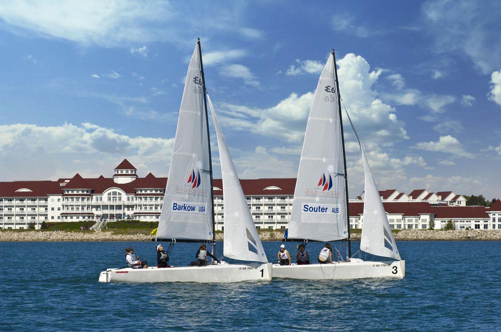 Blue Harbor Resort & Spa Шебойган Экстерьер фото